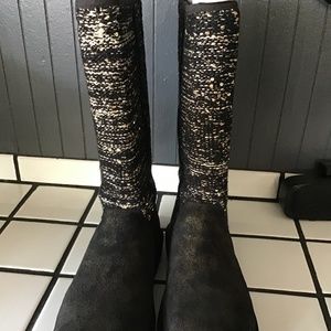 UGG Women’s Camaya Boots size 8